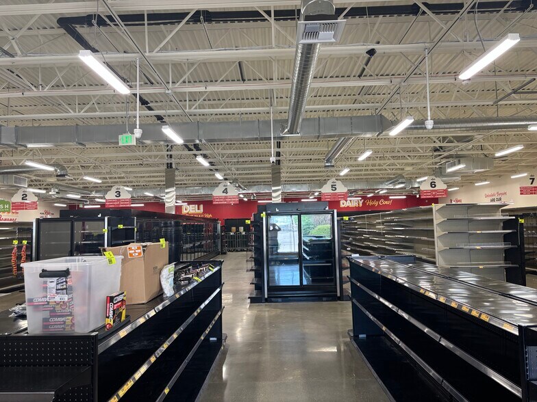 More Photos Of 4760-4844 Everhard Rd, Canton Storefront For Lease
