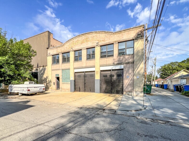 Primary Photo Of 4664 N Lowell Ave, Chicago Warehouse For Lease