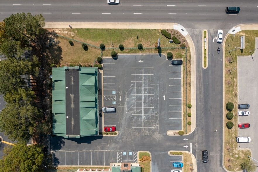 More Photos Of 6408 Brookstone Ln, Fayetteville Medical For Lease