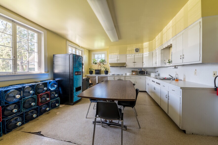 More Photos Of 164 Eyster Rd, Halltown Manufacturing For Sale