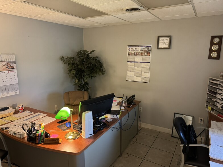 More Photos Of 25801-25851 Solon Rd, Bedford Heights Manufacturing For Lease
