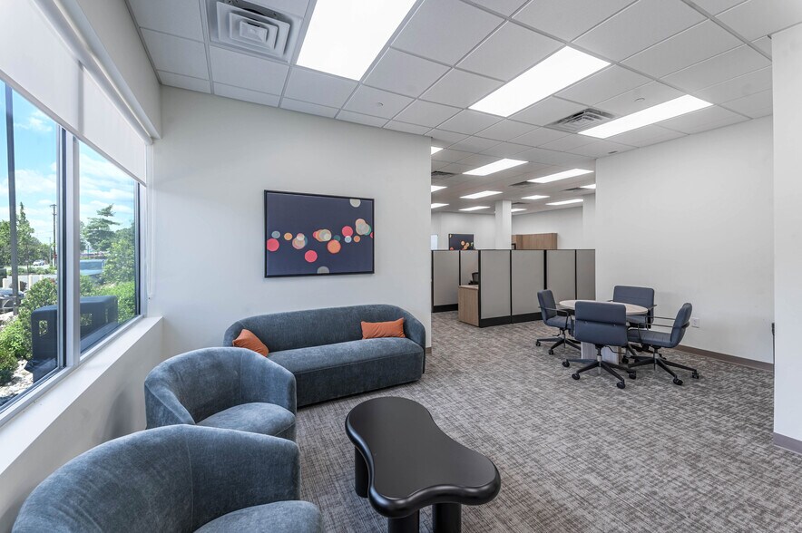 More Photos Of 2013 Cedarbridge Ave, Lakewood Office For Lease
