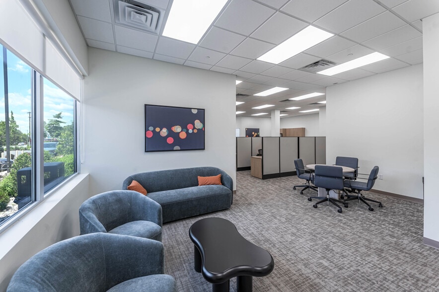 More Photos Of 2013 Cedarbridge Ave, Lakewood Office For Lease