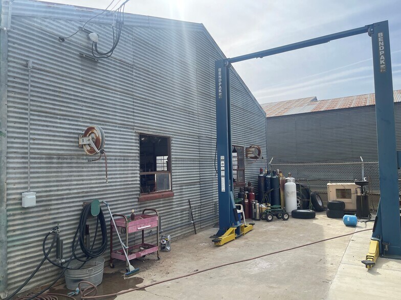More Photos Of 840 W Elm Ave, Coalinga Manufacturing For Sale