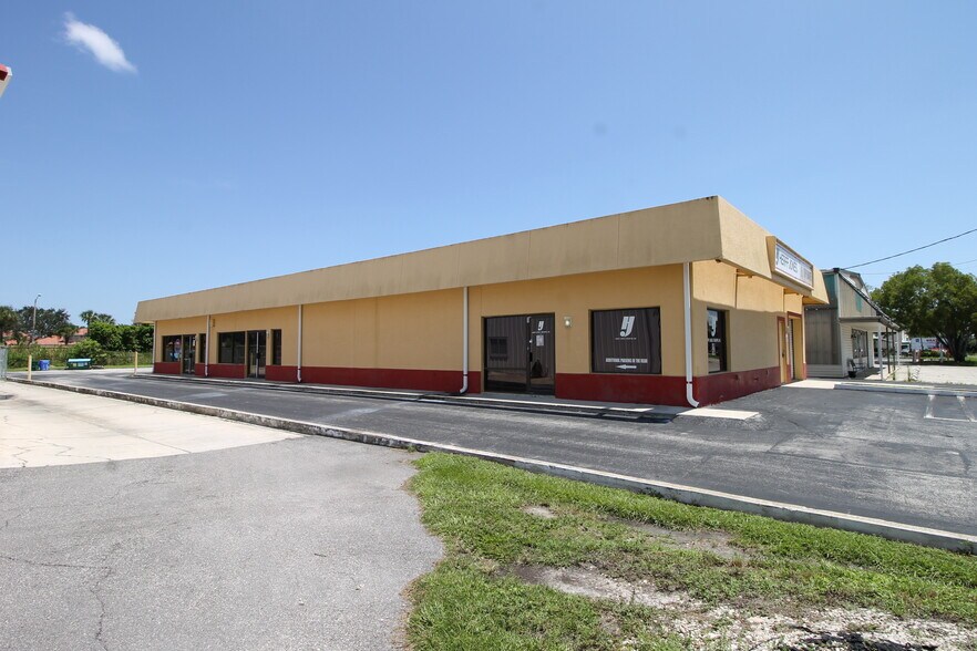More Photos Of 2126 Andrea Ln, Fort Myers General Retail For Lease