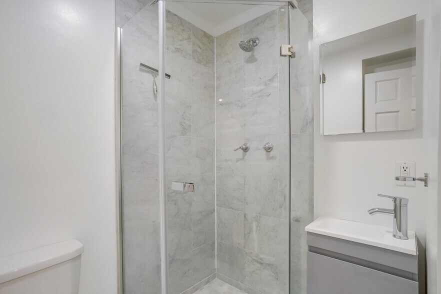 More Photos Of 1633 16th St Nw, Washington Specialty For Lease