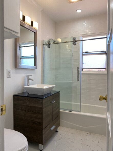 More Photos Of 4069-4071 Sawtelle Blvd, Culver City Apartments For Sale