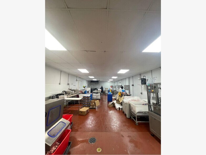 More Photos Of 501 NE 183 St, Miami Refrigeration Cold Storage For Lease