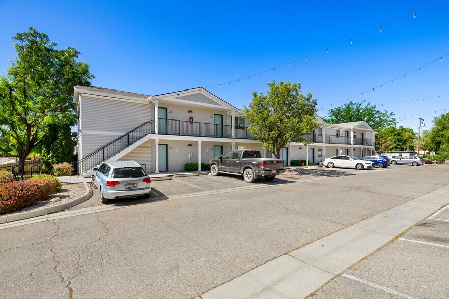More Photos Of 1677-1689 N Raymond St, Boise Apartments For Sale