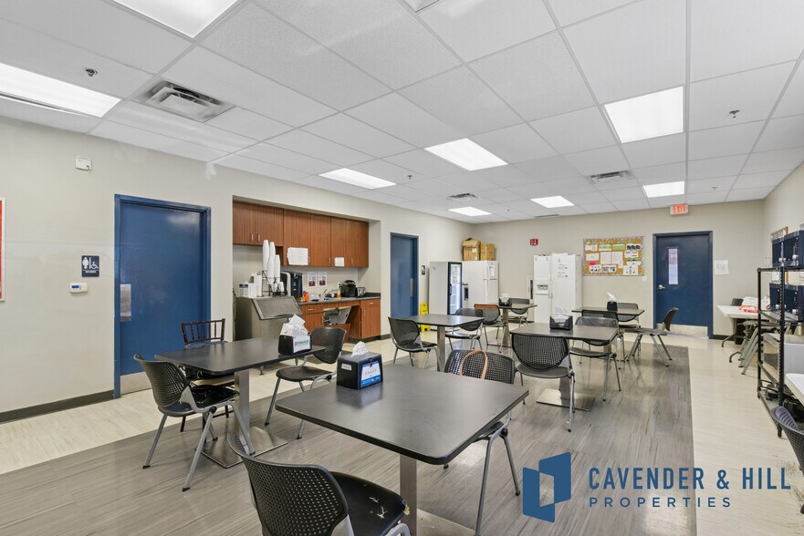 More Photos Of 17745 Lookout Rd, Schertz Unknown For Lease