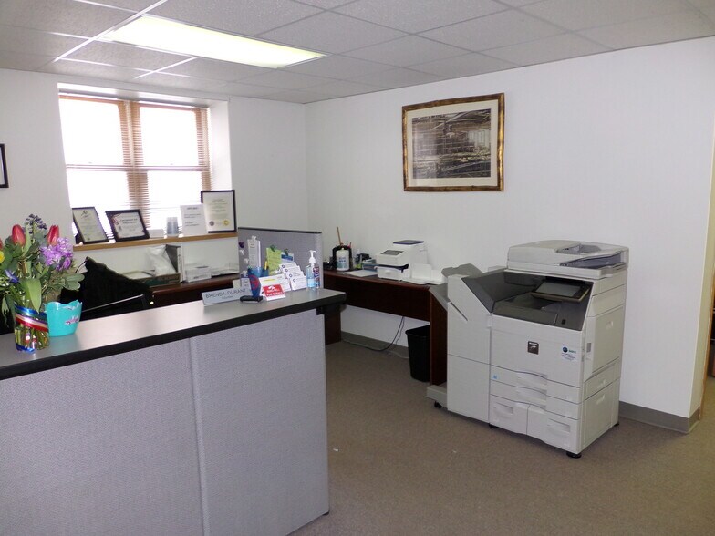 More Photos Of 67 Water St, Laconia Medical For Lease