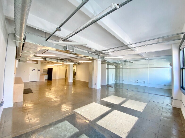 More Photos Of 353 S Broadway, Los Angeles Office For Lease