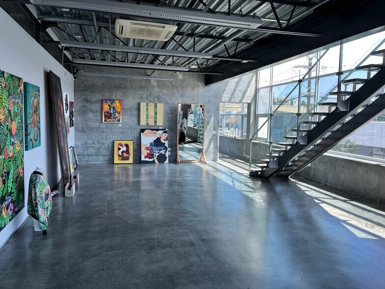 More Photos Of 601 Cypress Ave, Hermosa Beach Light Distribution For Lease