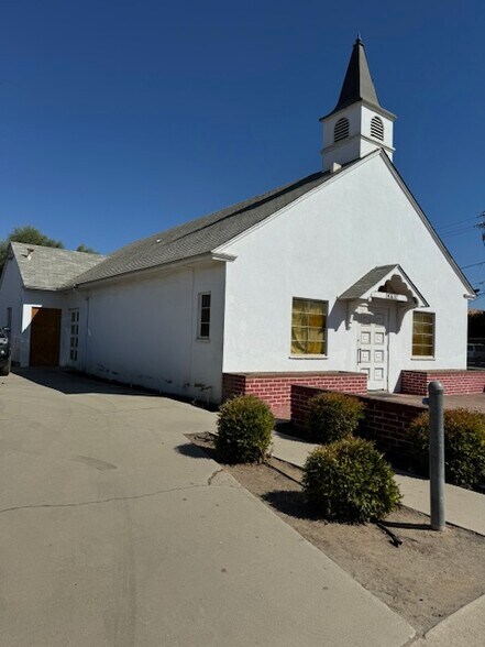 More Photos Of 41632 Road 128 Rd, Orosi Funeral Home For Sale