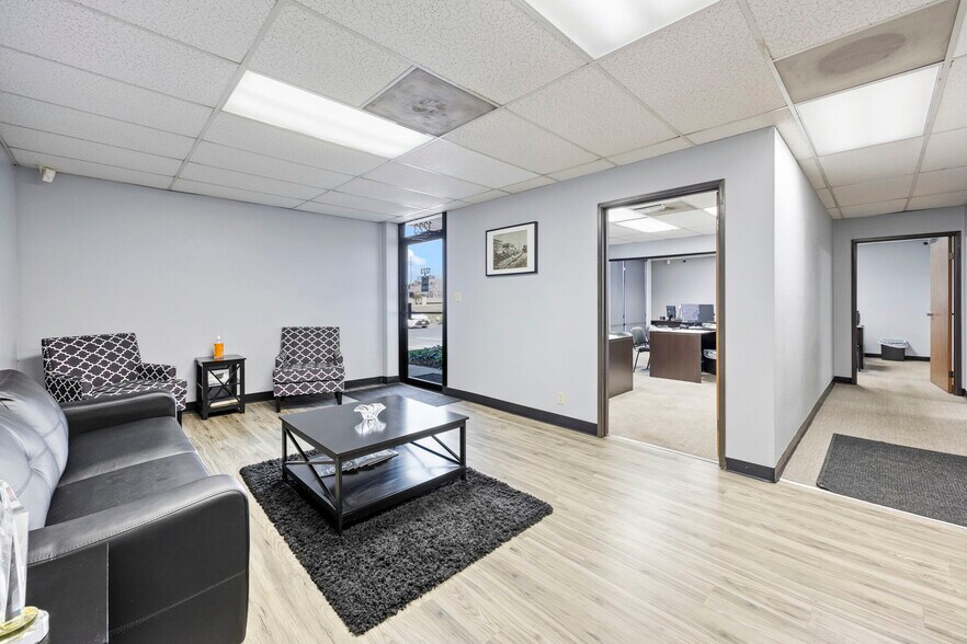 More Photos Of 1223 N Tustin Ave, Anaheim Light Distribution For Sale