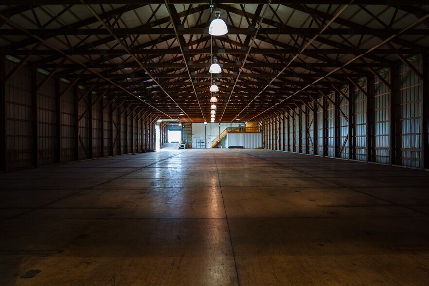 More Photos Of 124 W Progress Dr, Princeton Warehouse For Lease