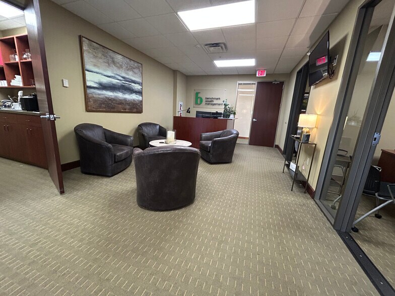 More Photos Of 4755 Lake Forest Dr, Blue Ash Office For Lease