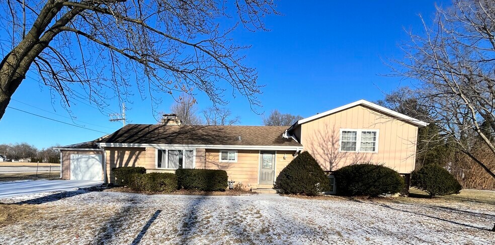 More Photos Of 260 Calumet St, Oswego Office For Sale