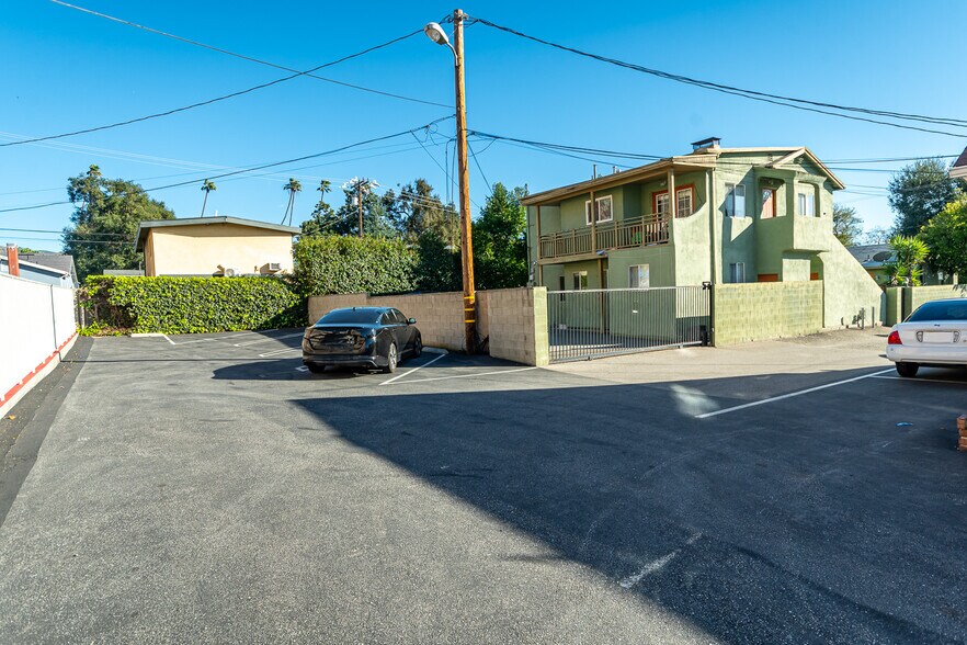More Photos Of 2028 Lake Ave, Altadena Office For Sale