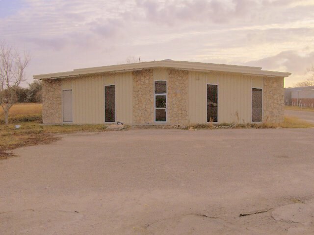 More Photos Of 3221 S Main St, Pearland Freestanding For Sale