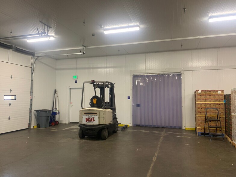 More Photos Of 1937-2035 E Vernon Ave, Vernon Refrigeration Cold Storage For Lease