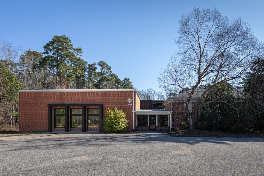 More Photos Of 1434 Farrington Rd, Apex Light Manufacturing For Sale