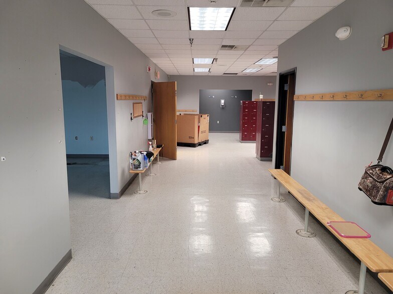 More Photos Of 99 15th St Nw, Huron Manufacturing For Sale