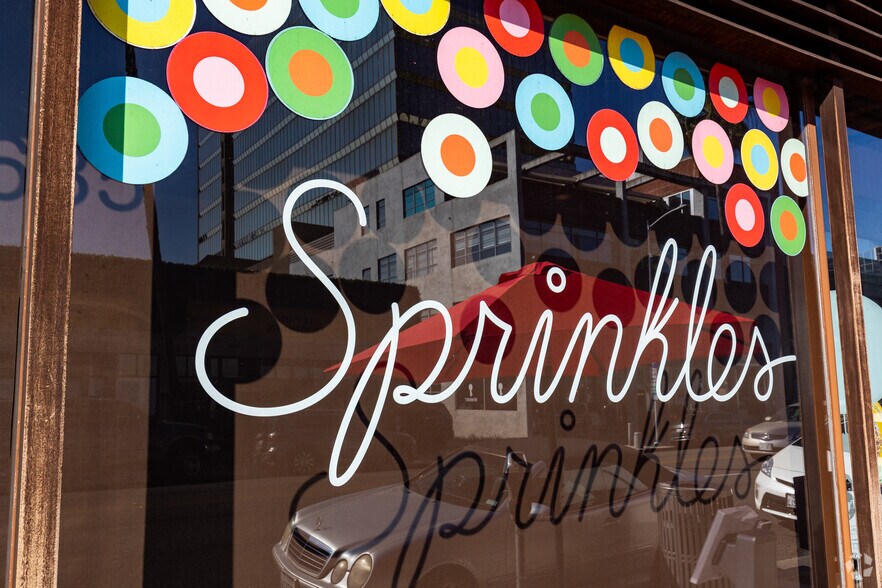 More Photos Of 9631-9637 Santa Monica Blvd, Beverly Hills Storefront For Lease