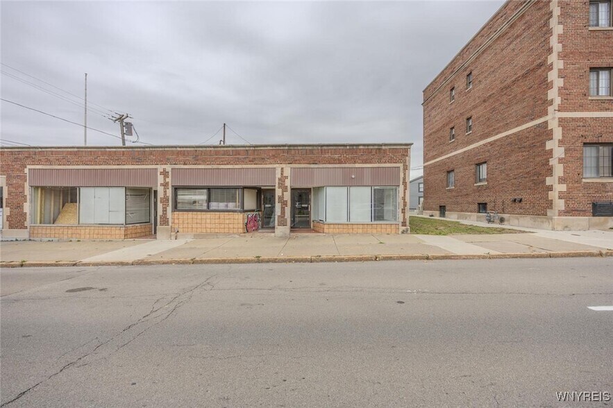 More Photos Of 524 Main St, Niagara Falls Industrial For Lease