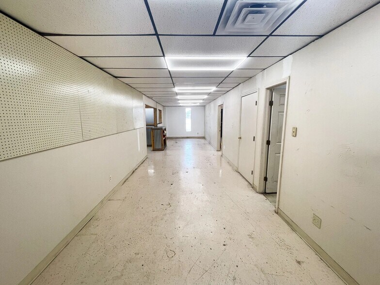 More Photos Of 4525 Maverick St, Amarillo Warehouse For Lease