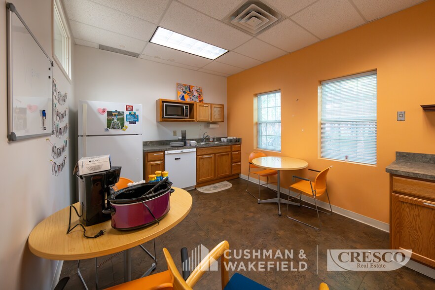 More Photos Of 27887 Clemens Rd, Westlake Office For Lease