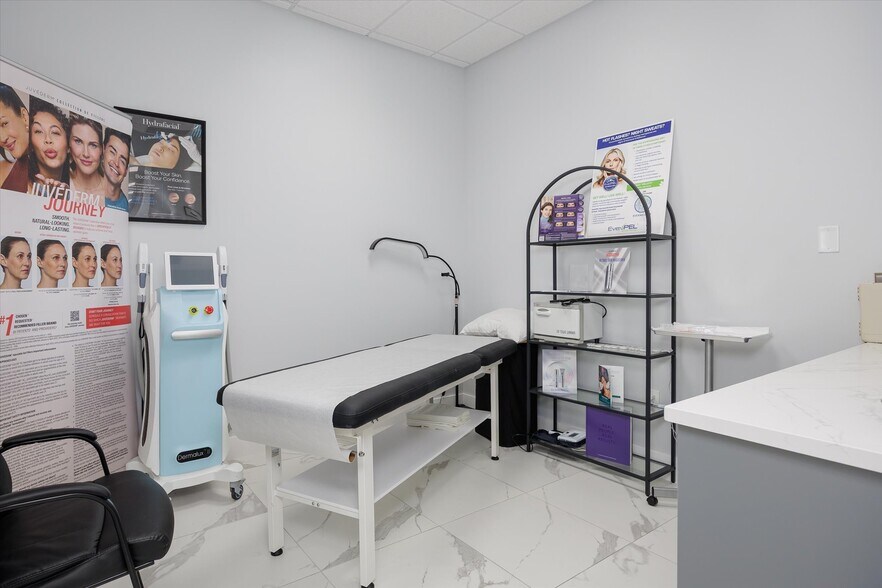 More Photos Of 22904 Lyden Dr, Estero Medical For Sale