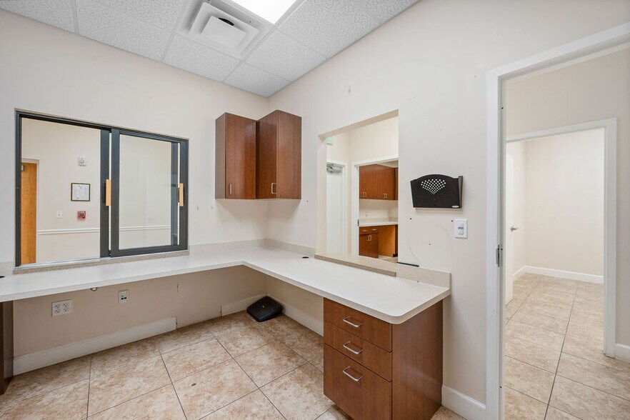 More Photos Of 1713 US Highway 441 N, Okeechobee Medical For Lease