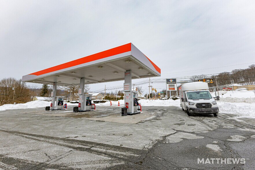 Primary Photo Of 8012 Chestnut St, Hereford Freestanding For Sale