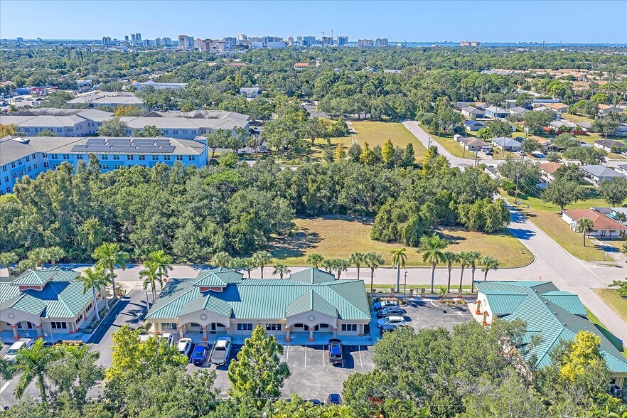 More Photos Of 306 N Rhodes Ave, Sarasota Medical For Sale