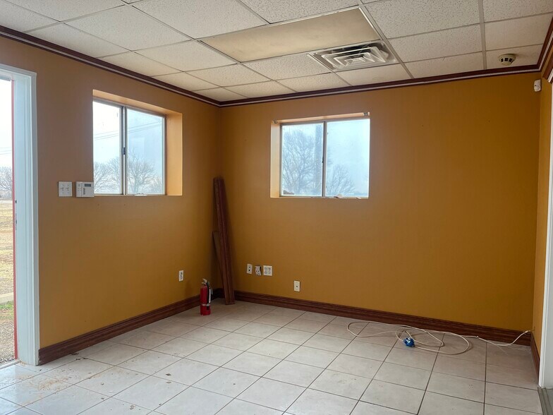 More Photos Of 11603 N Fm 2528, Lubbock Warehouse For Lease