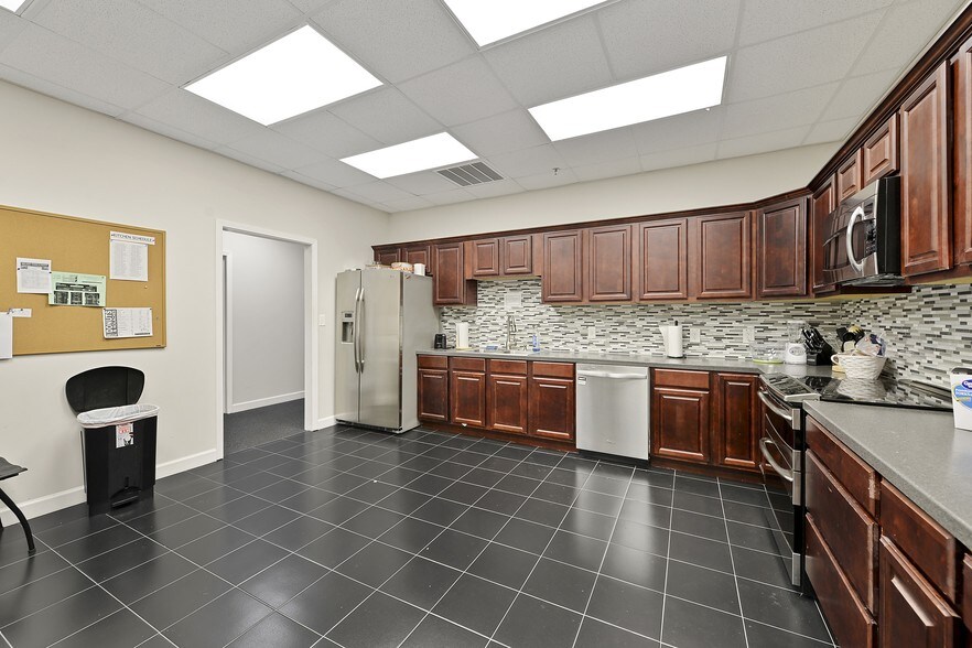 More Photos Of 3436-3544 Main St, Moss Point Unknown For Lease