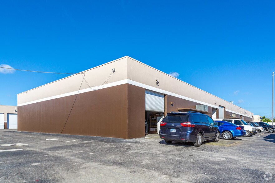More Photos Of 7784 W 2nd Ct, Hialeah Warehouse For Sale