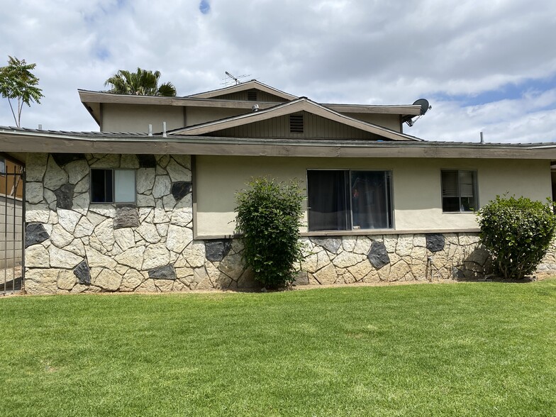 Primary Photo Of 648 Abbey Ln, Pomona Apartments For Sale