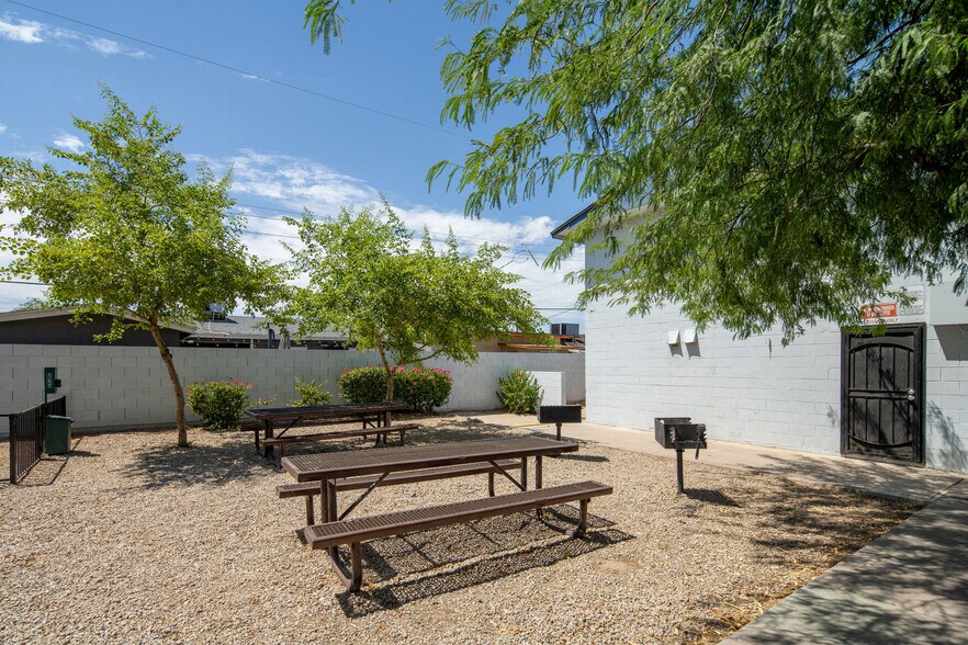 More Photos Of 1412 N 35th St, Phoenix Apartments For Sale