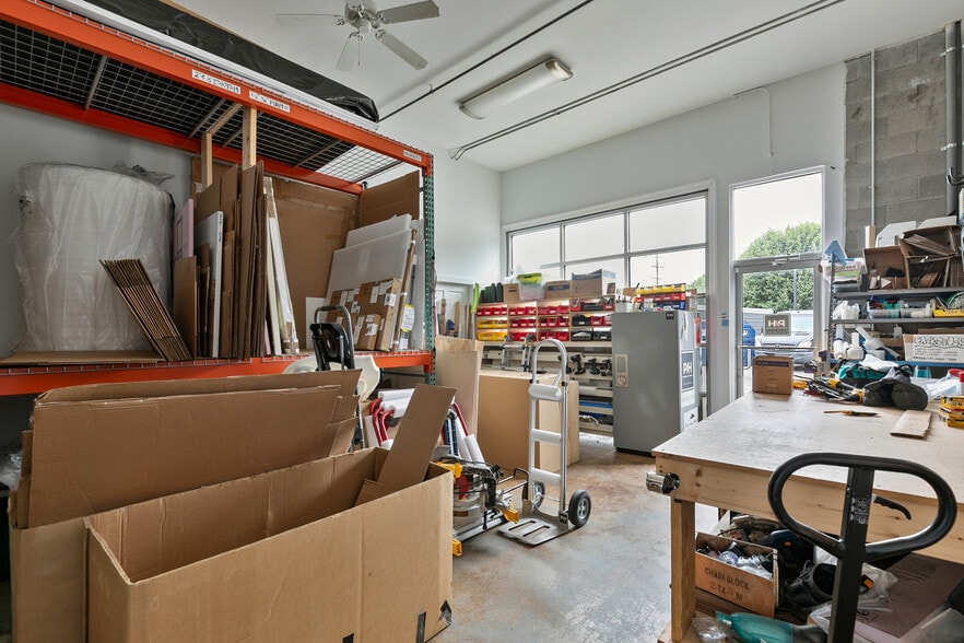 More Photos Of 1726 Altamont Ave, Richmond Warehouse For Lease