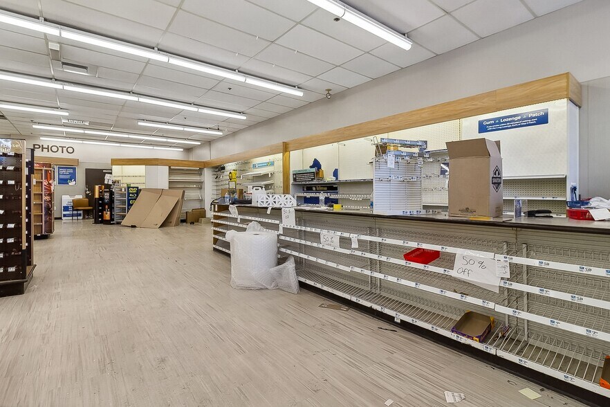 More Photos Of 277 Fairfield Ave, Waterbury Freestanding For Lease