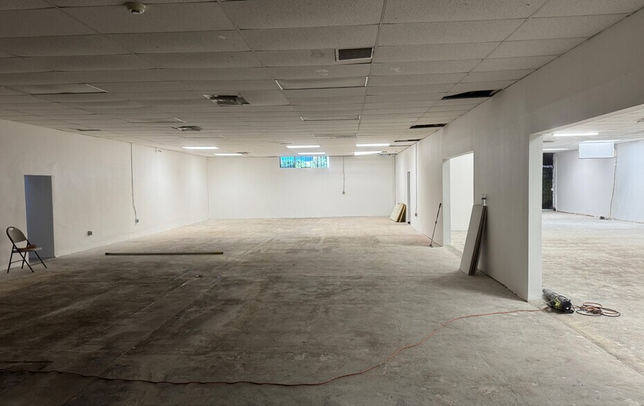 More Photos Of 1320 S Grand Ave, Los Angeles Warehouse For Lease