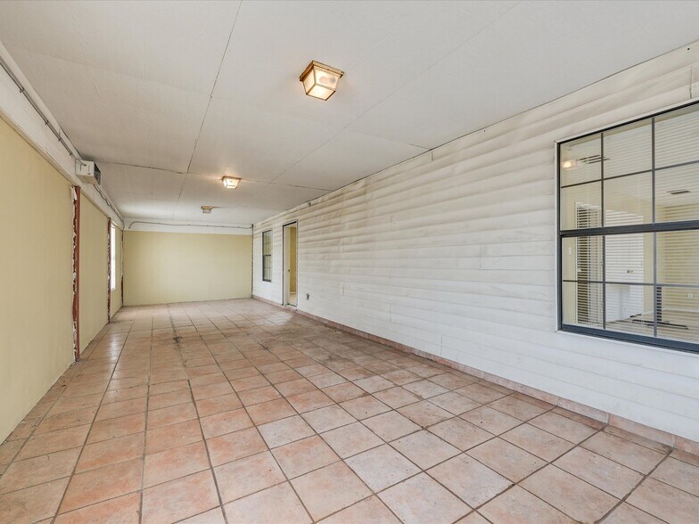 More Photos Of 1201 E Long Ave, Fort Worth General Retail For Sale