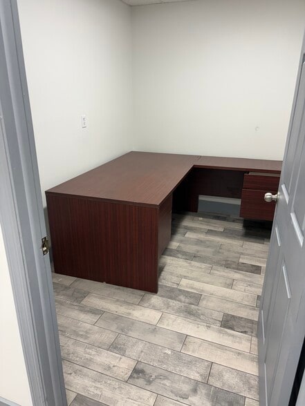 More Photos Of 4330 Sheridan St, Hollywood Medical For Sale