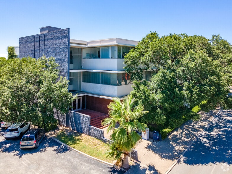 Primary Photo Of 1017 N Main Ave, San Antonio Loft Creative Space For Lease