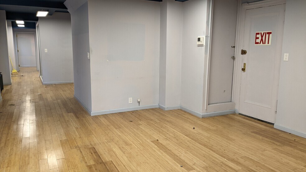 More Photos Of 305-311 W 57th St, New York Apartments For Lease