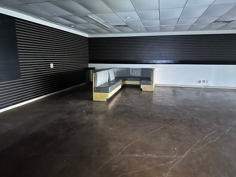 More Photos Of 130 E Bardin Rd, Arlington Unknown For Lease