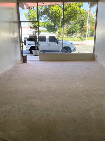 More Photos Of 143 S Citrus Ave, Covina Storefront For Lease