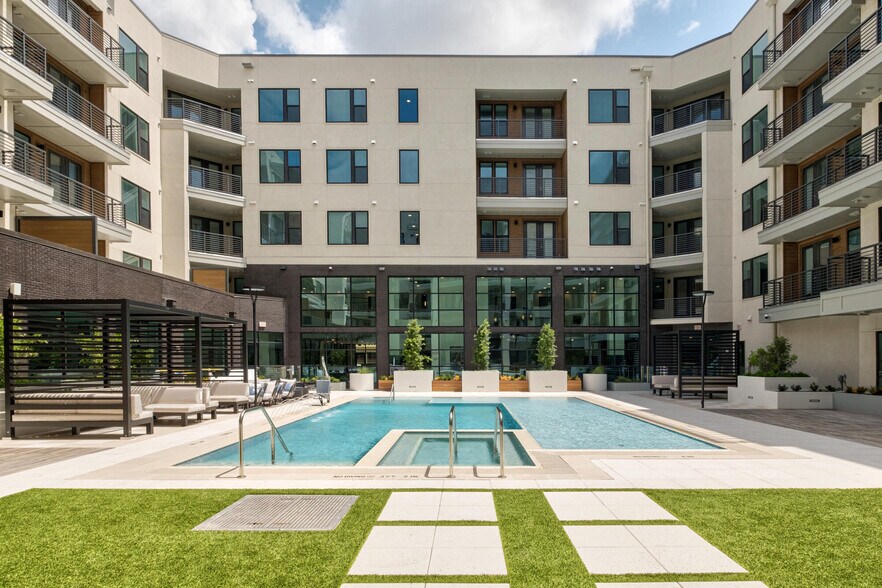 More Photos Of 2711 W Anderson Ln, Austin Apartments For Lease